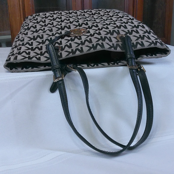 LKNW(No Call Outs) Michael Kors Jet Set Signature Canvas Lg.Tote W/Leather Trim - Picture 8 of 16